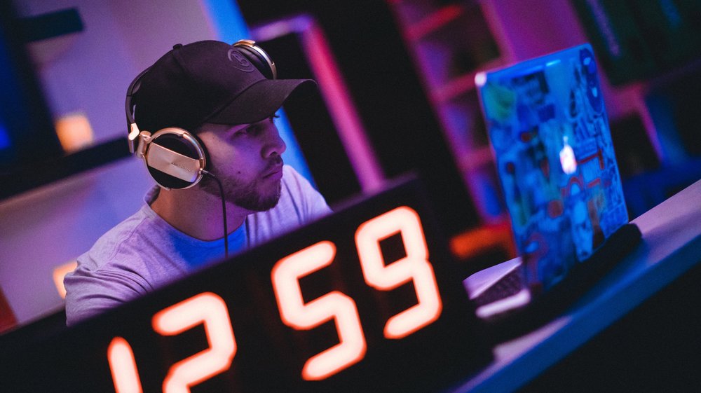 Nik-Barricelli-BEAST-CEO-DJ.jpg